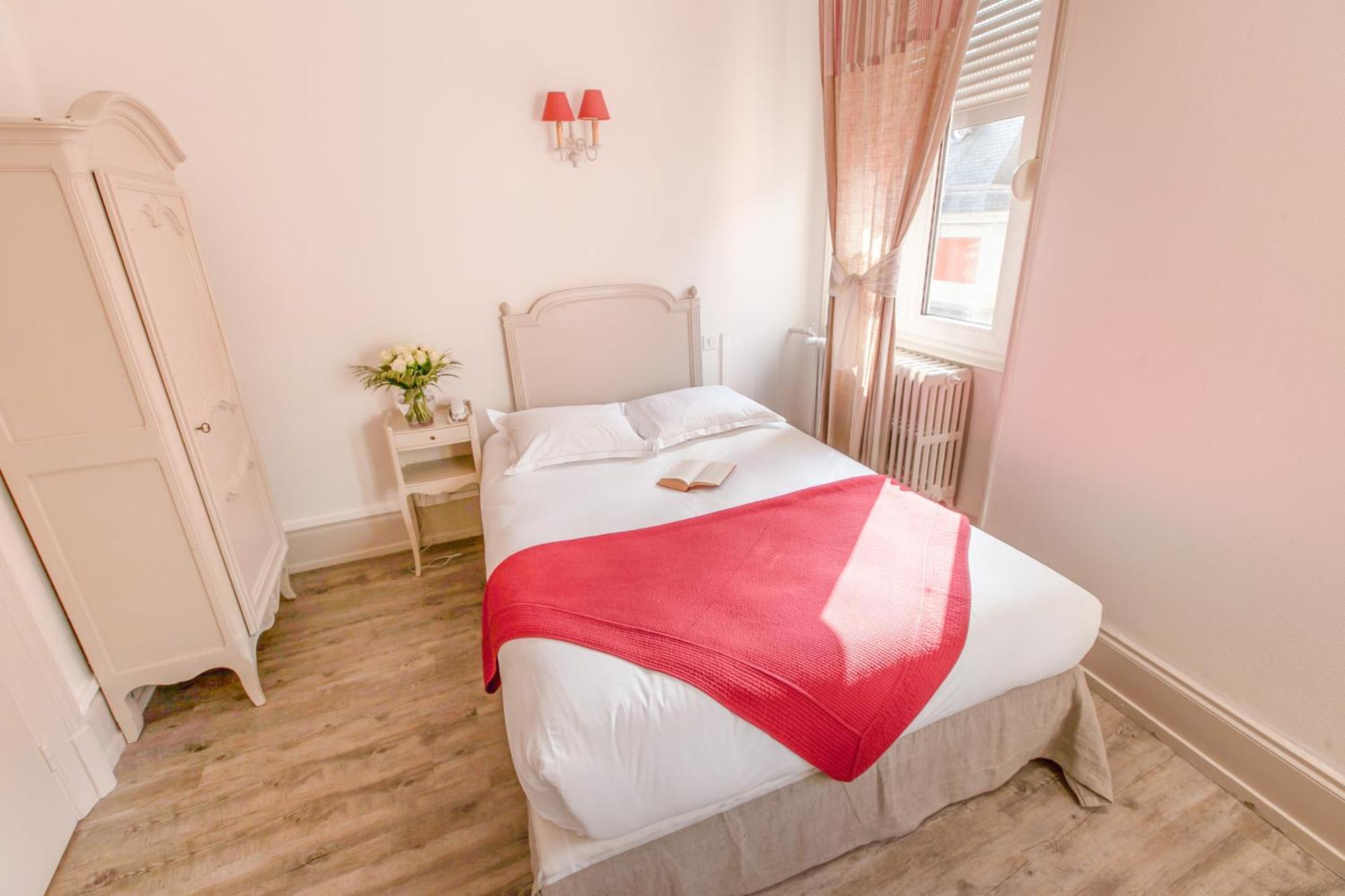 Brit Hotel Bristol Montbeliard Centre Eksteriør bilde