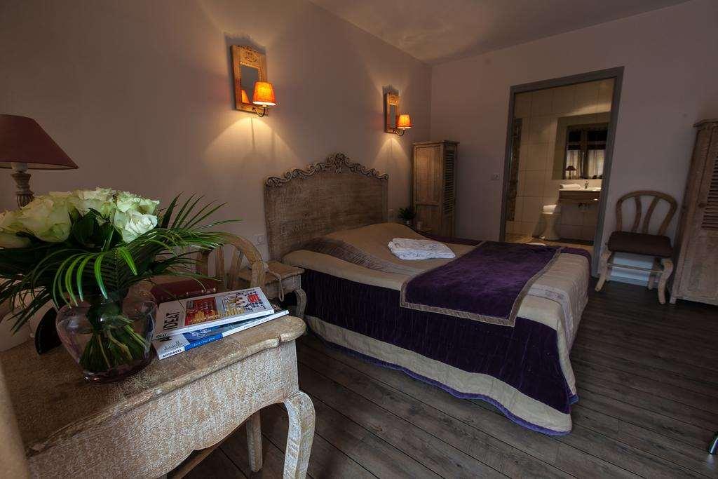 Brit Hotel Bristol Montbeliard Centre Rom bilde