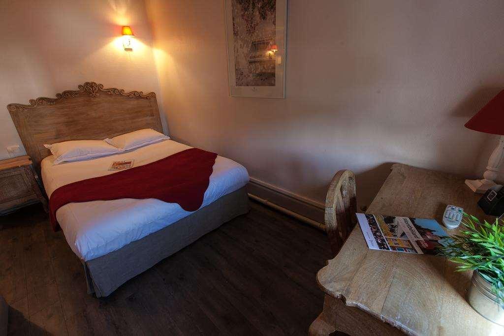 Brit Hotel Bristol Montbeliard Centre Rom bilde