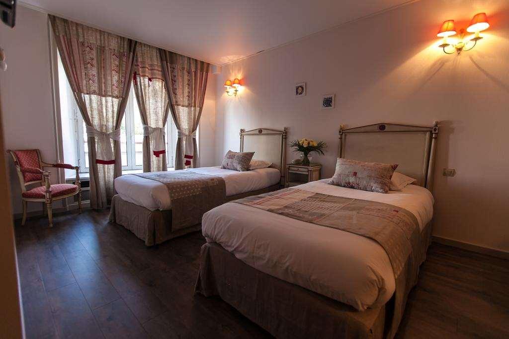 Brit Hotel Bristol Montbeliard Centre Rom bilde