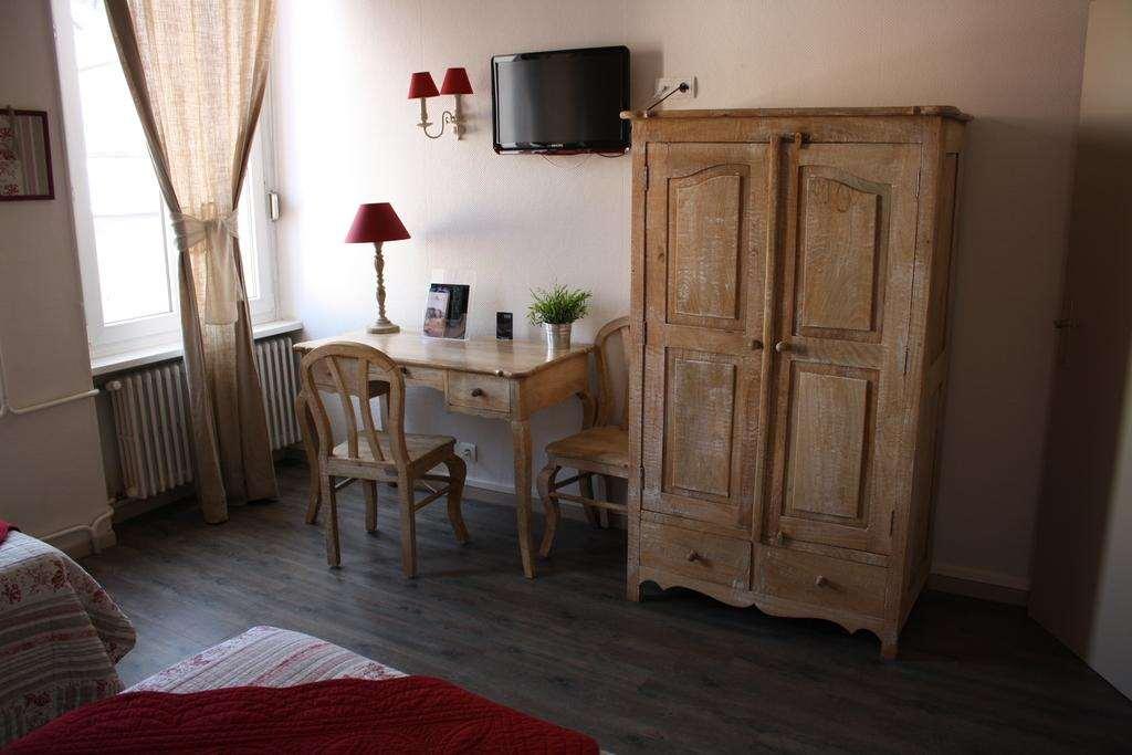 Brit Hotel Bristol Montbeliard Centre Rom bilde